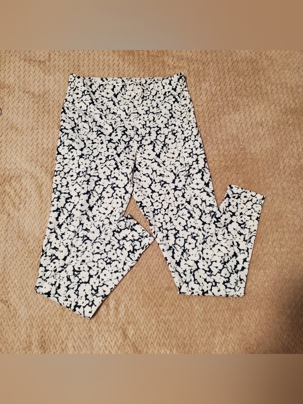 Forever 21 Black and White Patterned Women's Top